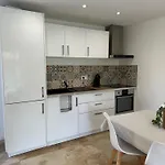 Le Terracotta Cote D'azur - Proche - Terrasse & Confort - Clim - Parking Et Wifi Gratuit- Speciale Apartmán