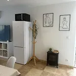 Le Terracotta Cote D'azur - Proche - Terrasse & Confort - Clim - Parking Et Wifi Gratuit- Speciale *
