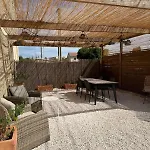 Le Terracotta Cote D'azur - Proche - Terrasse & Confort - Clim - Parking Et Wifi Gratuit- Speciale アパート Fréjus