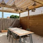 Le Terracotta Cote D'azur - Proche - Terrasse & Confort - Clim - Parking Et Wifi Gratuit- Speciale アパート Fréjus