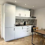 Le Terracotta Cote D'azur - Proche - Terrasse & Confort - Clim - Parking Et Wifi Gratuit- Speciale アパート