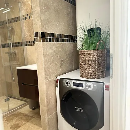 Le Terracotta Cote D'azur - Proche - Terrasse & Confort - Clim - Parking Et Wifi Gratuit- Speciale Lejlighed *