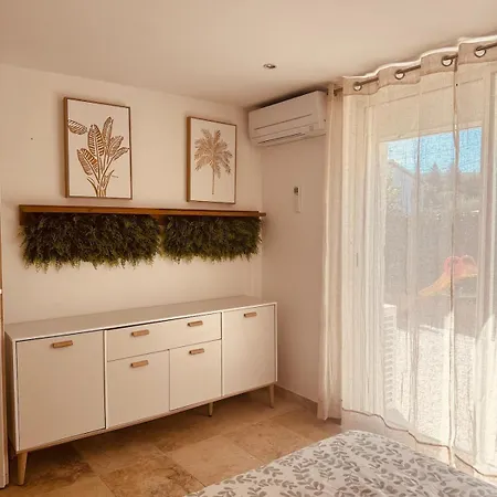 Le Terracotta Cote D'azur - Proche - Terrasse & Confort - Clim - Parking Et Wifi Gratuit- Speciale * Fréjus