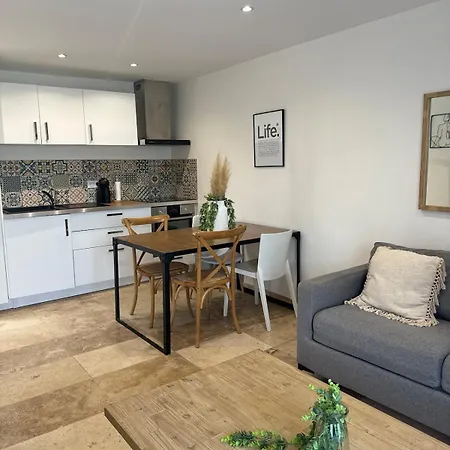 Le Terracotta Cote D'azur - Proche - Terrasse & Confort - Clim - Parking Et Wifi Gratuit- Speciale