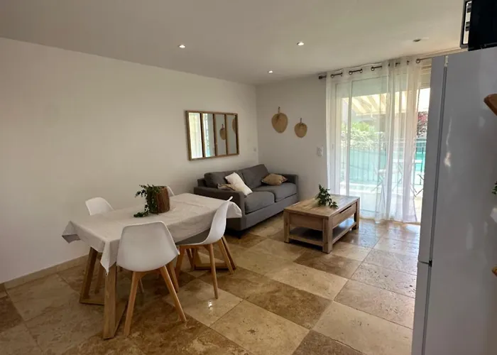 Appartement Proche De La Fréjus
